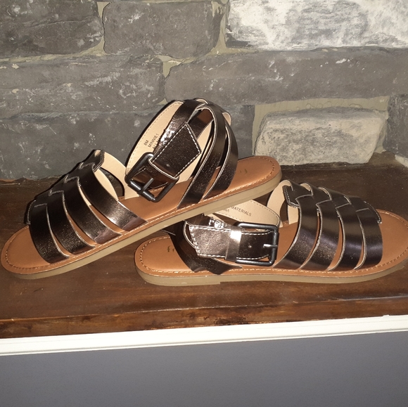 Sandles - Picture 1 of 5